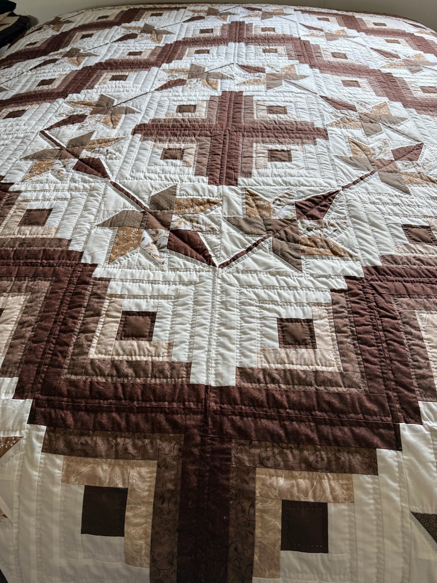 Amish Quilt (Log Cabin Maple Leaf)