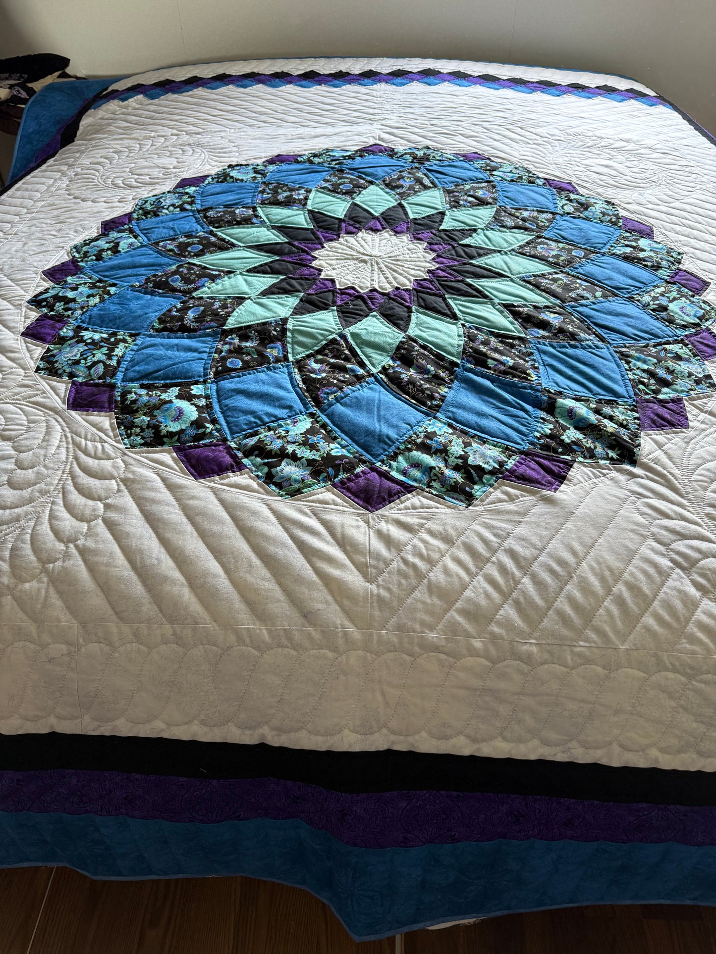 Amish Quilt (Giant Dahlia)