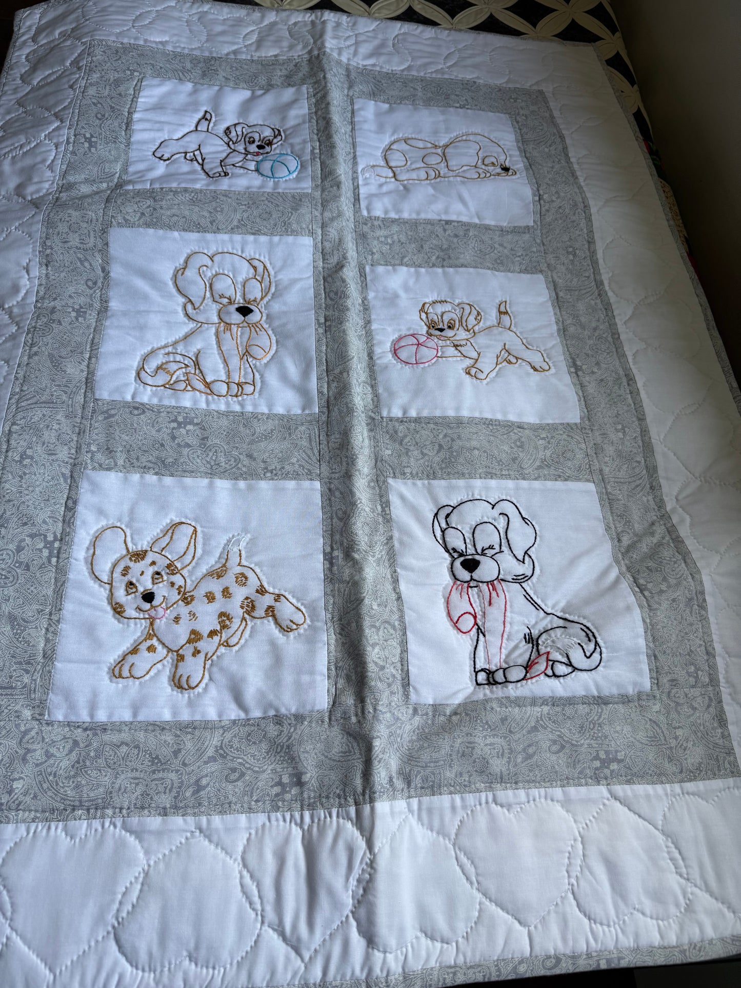 Amish hand quilted  lap quilt or baby quilt