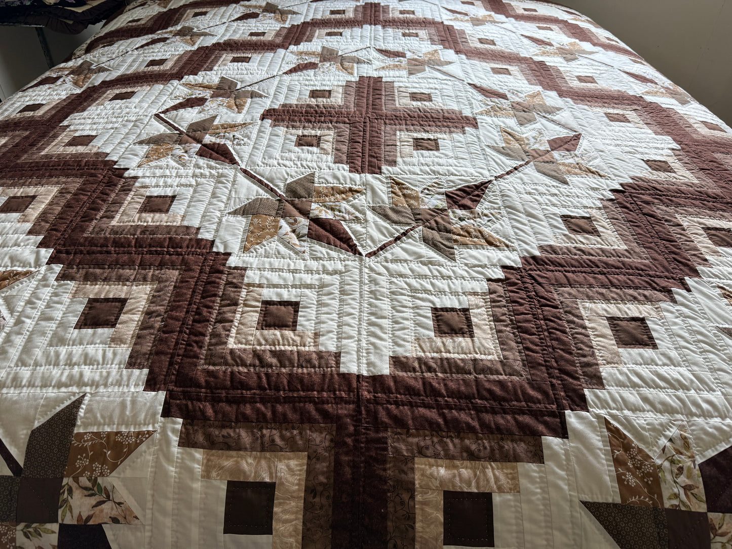 Amish Quilt (Log Cabin Maple Leaf)