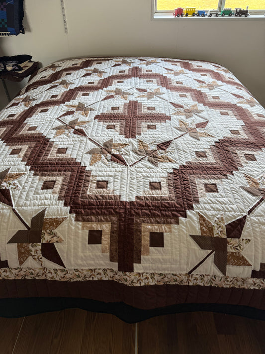 Amish Quilt (Log Cabin Maple Leaf)