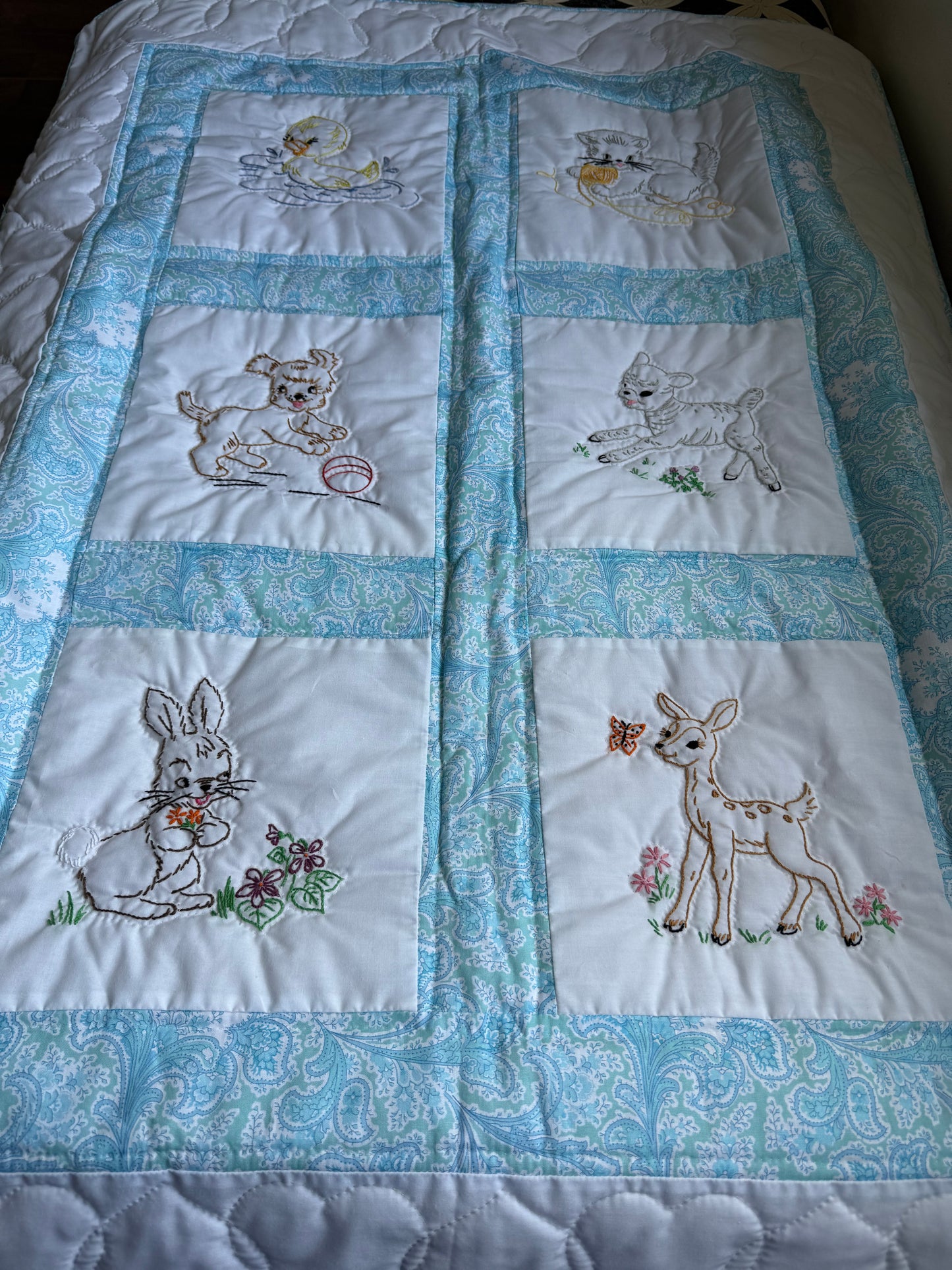 Amish hand quilted  lap quilt or baby quilt