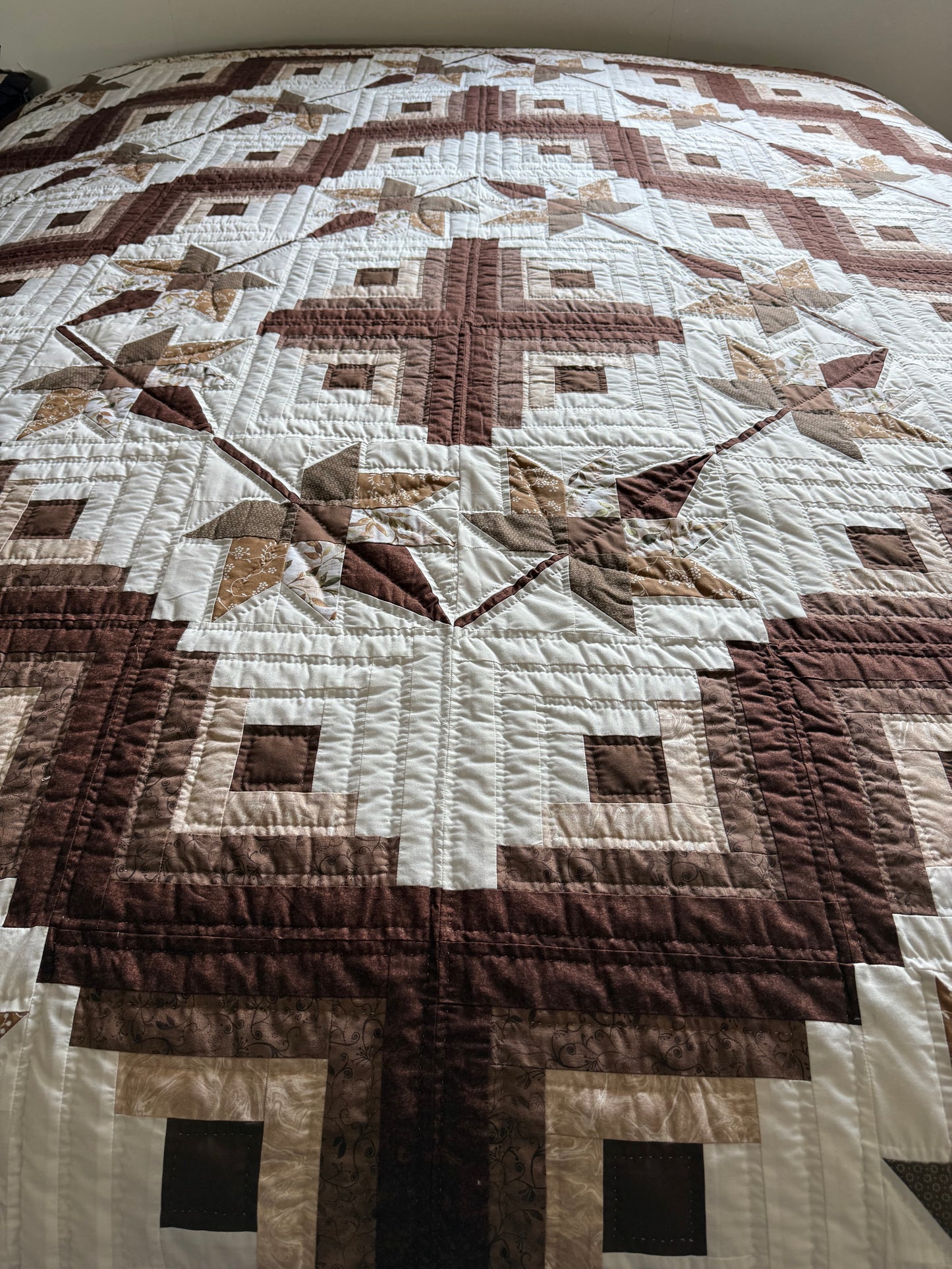 Amish Quilt (Log Cabin Maple Leaf)