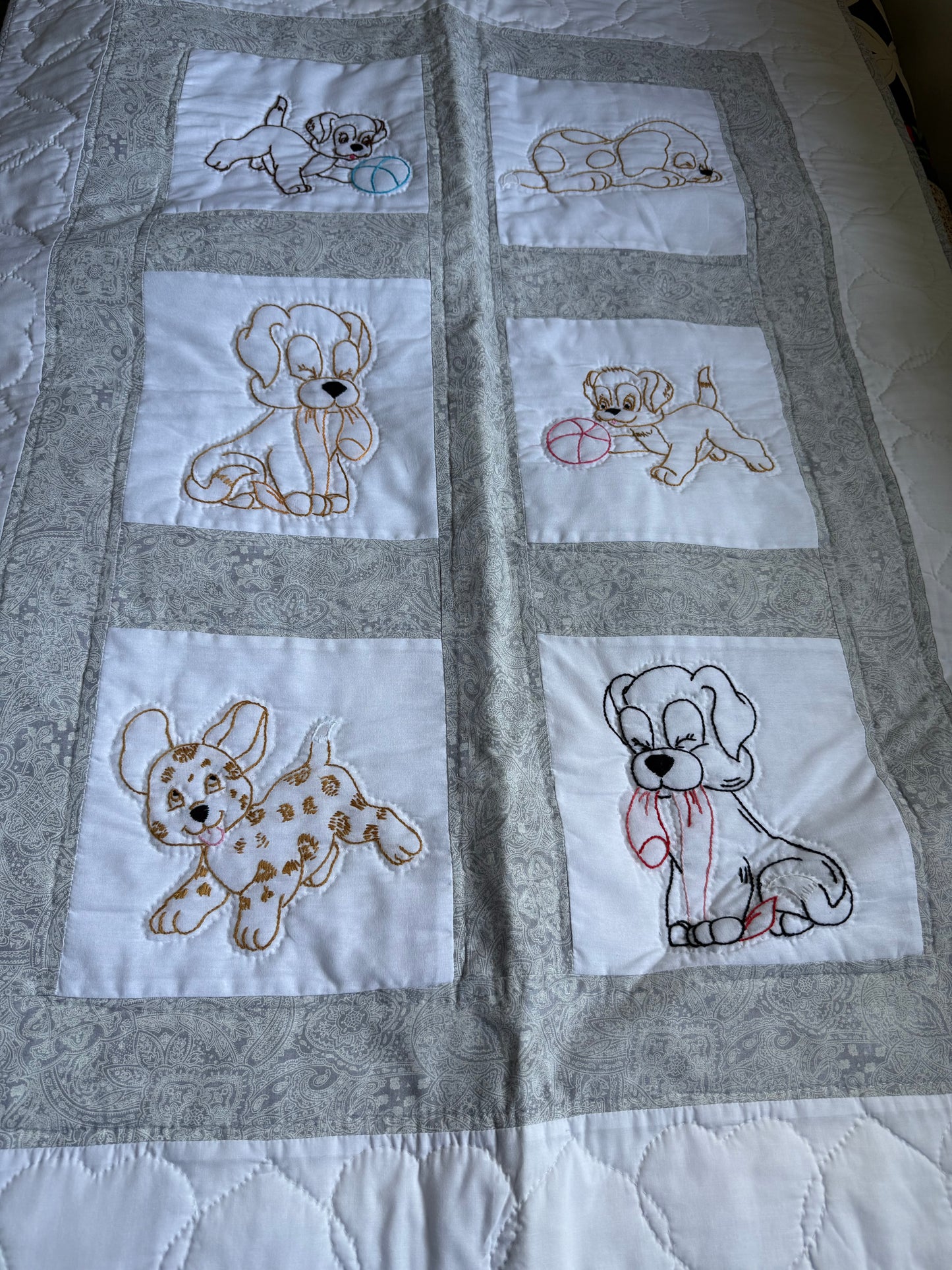 Amish hand quilted  lap quilt or baby quilt