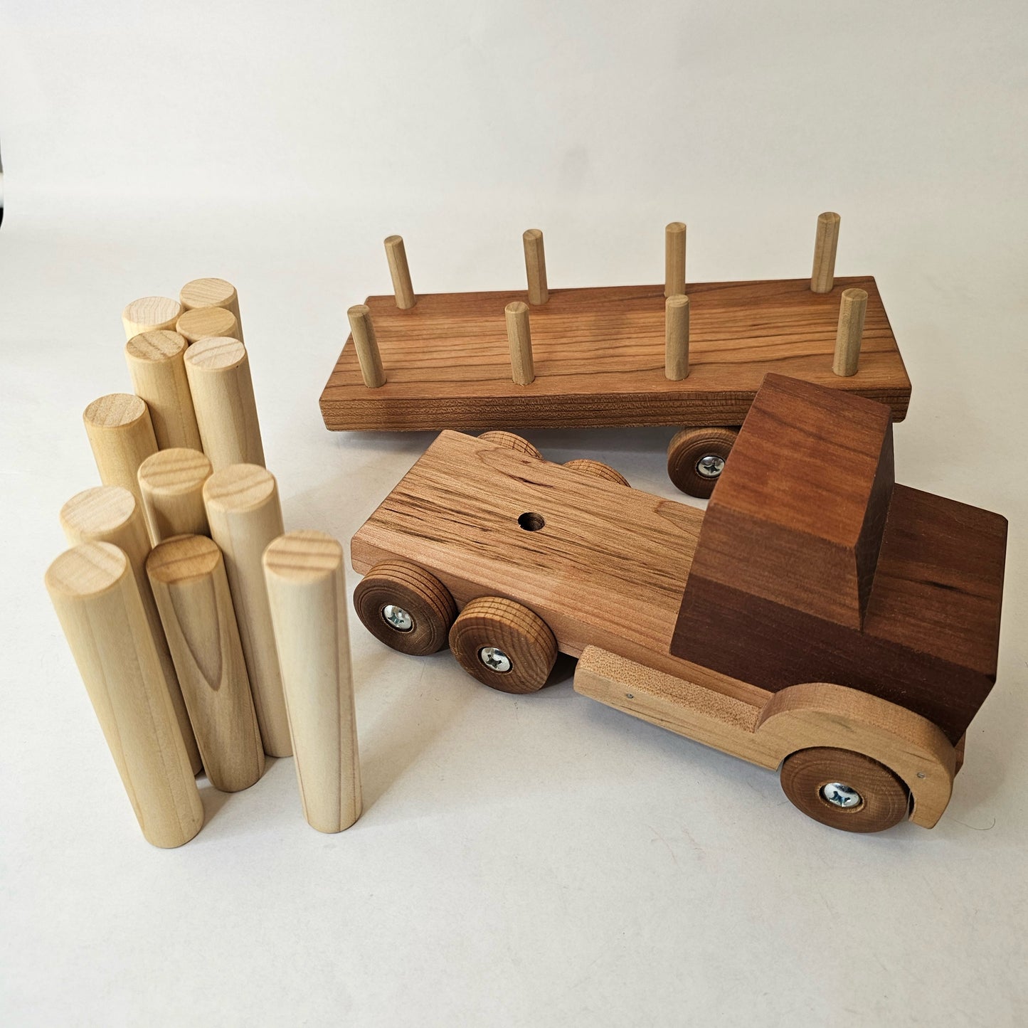 Wooden Toys:  Large Semi Log Truck w/18 logs