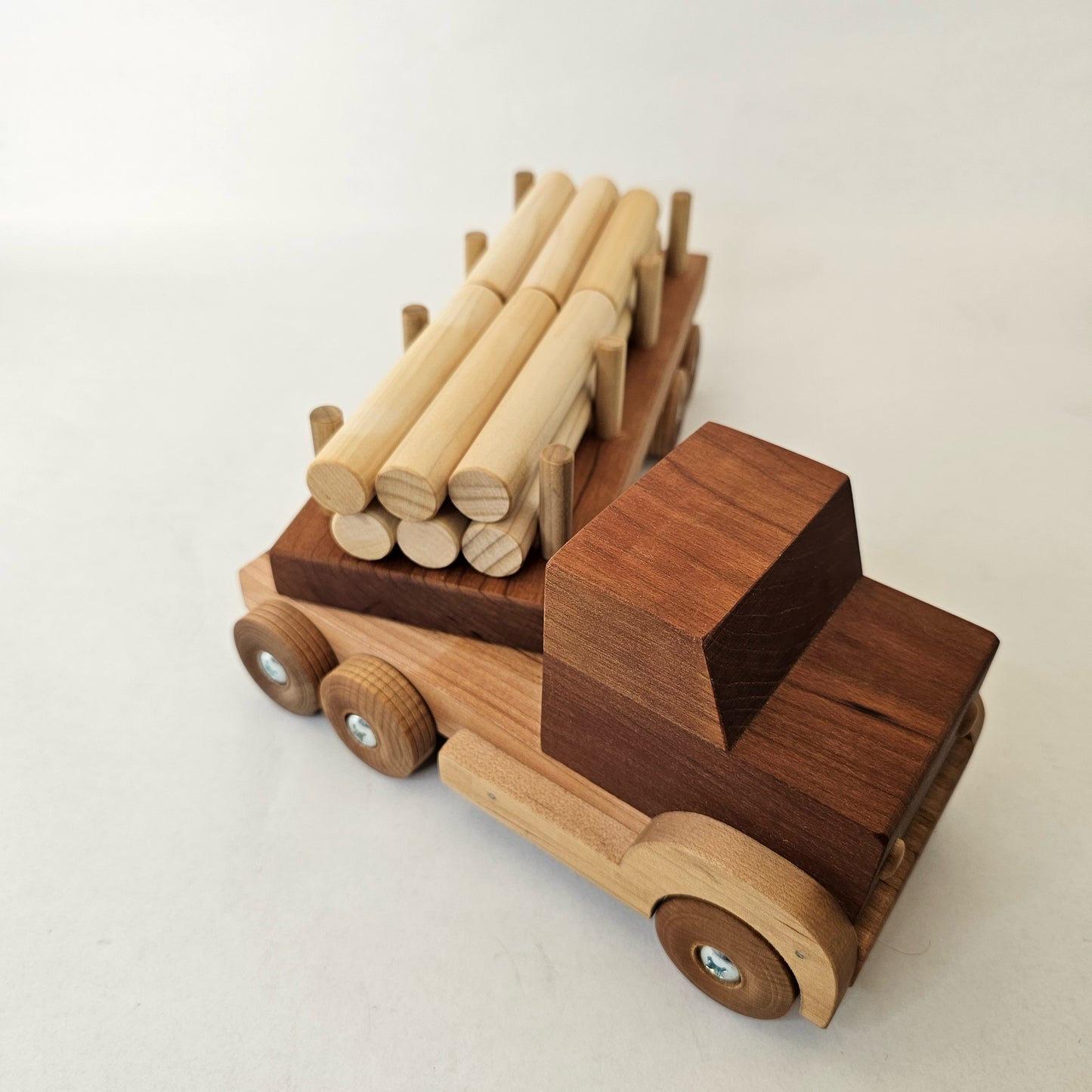 Wooden Toys:  Large Semi Log Truck w/18 logs