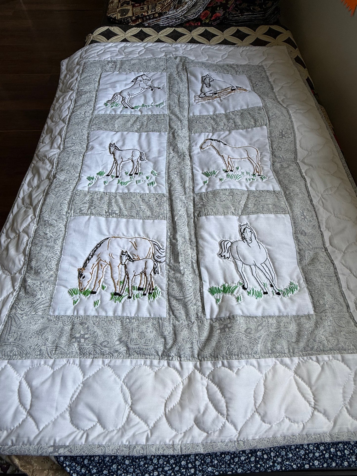 Amish hand quilted  lap quilt or baby quilt