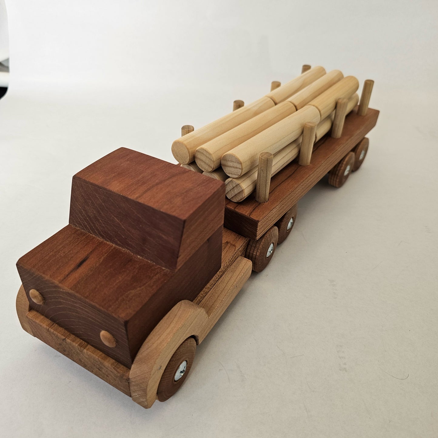 Wooden Toys:  Large Semi Log Truck w/18 logs