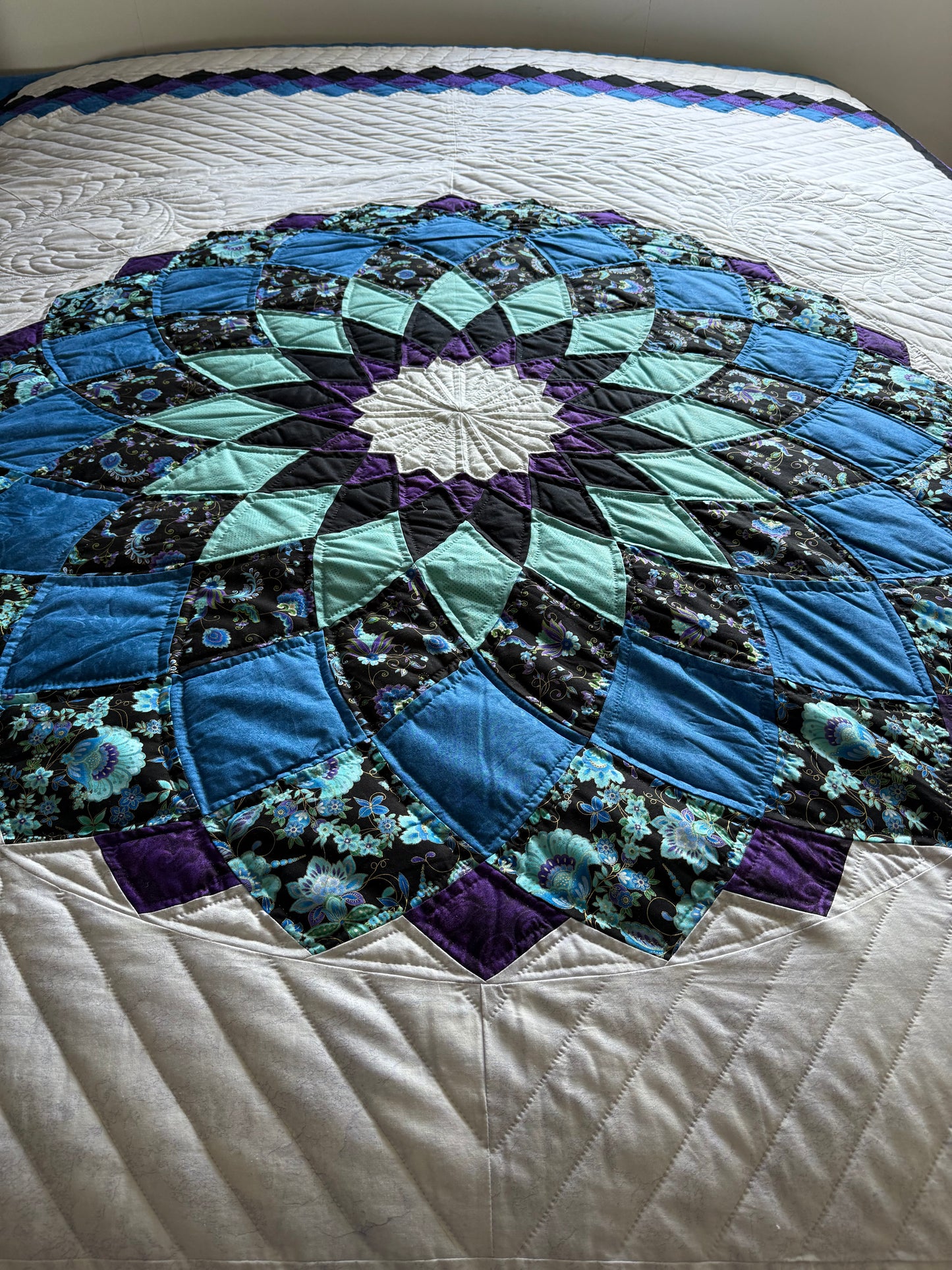 Amish Quilt (Giant Dahlia)