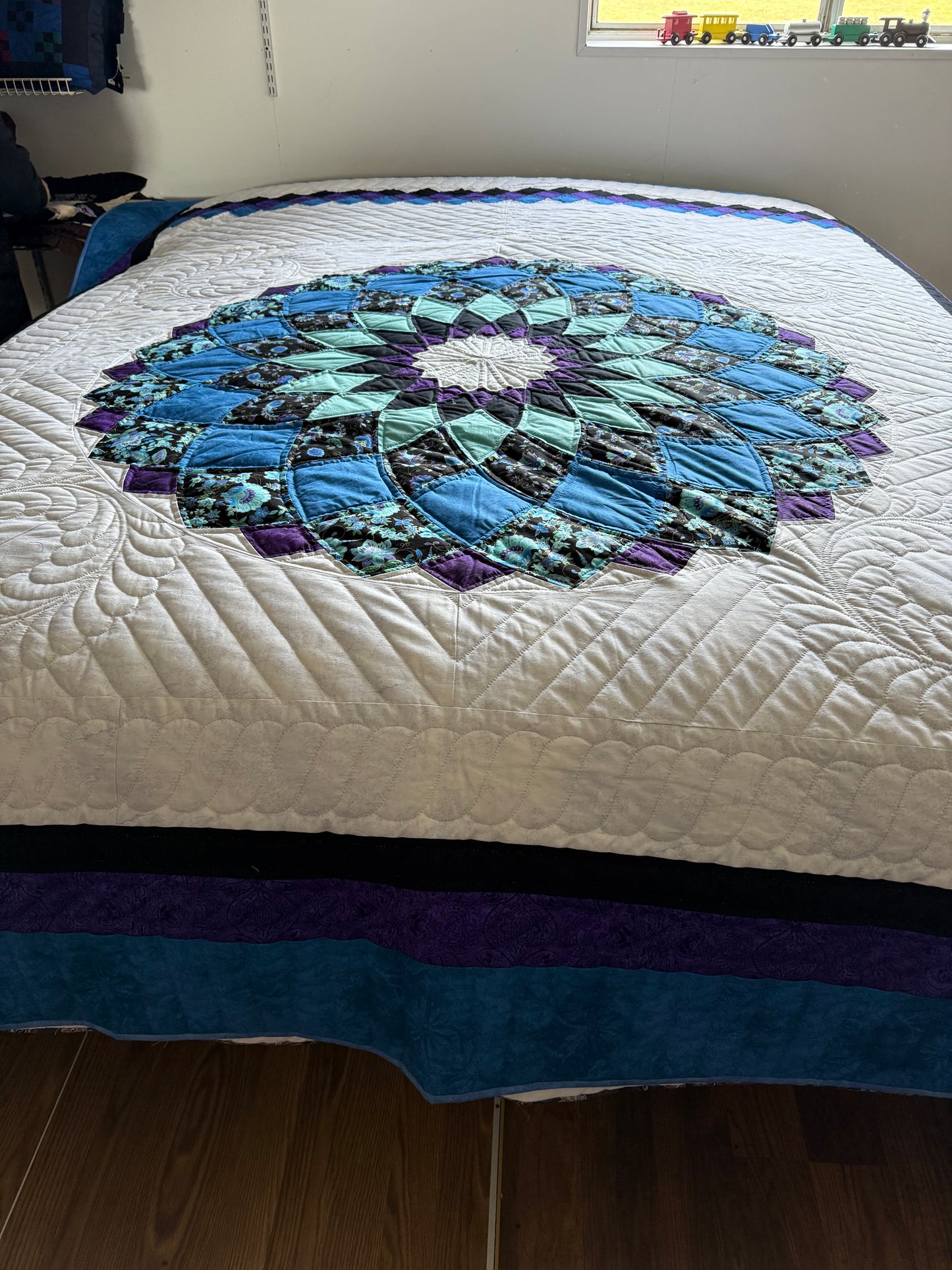 Amish Quilt (Giant Dahlia)