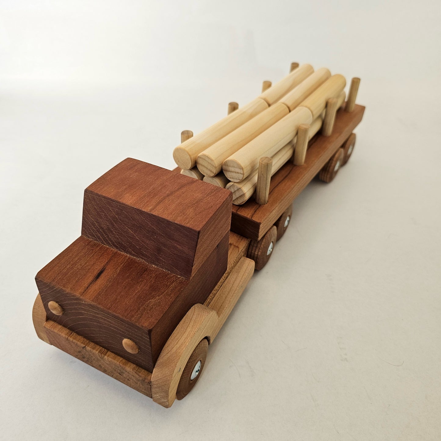 Wooden Toys:  Large Semi Log Truck w/18 logs