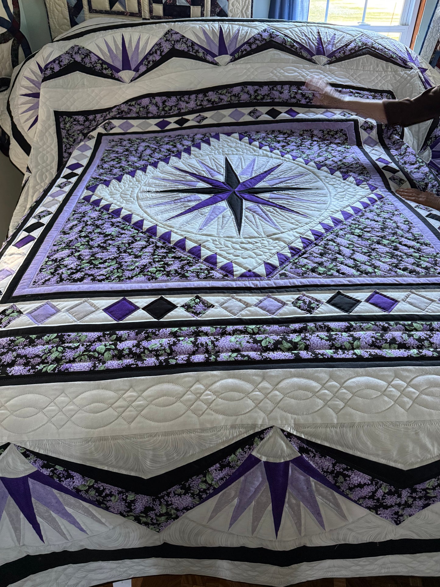 Amish Quilt (Mariner’s Compass)