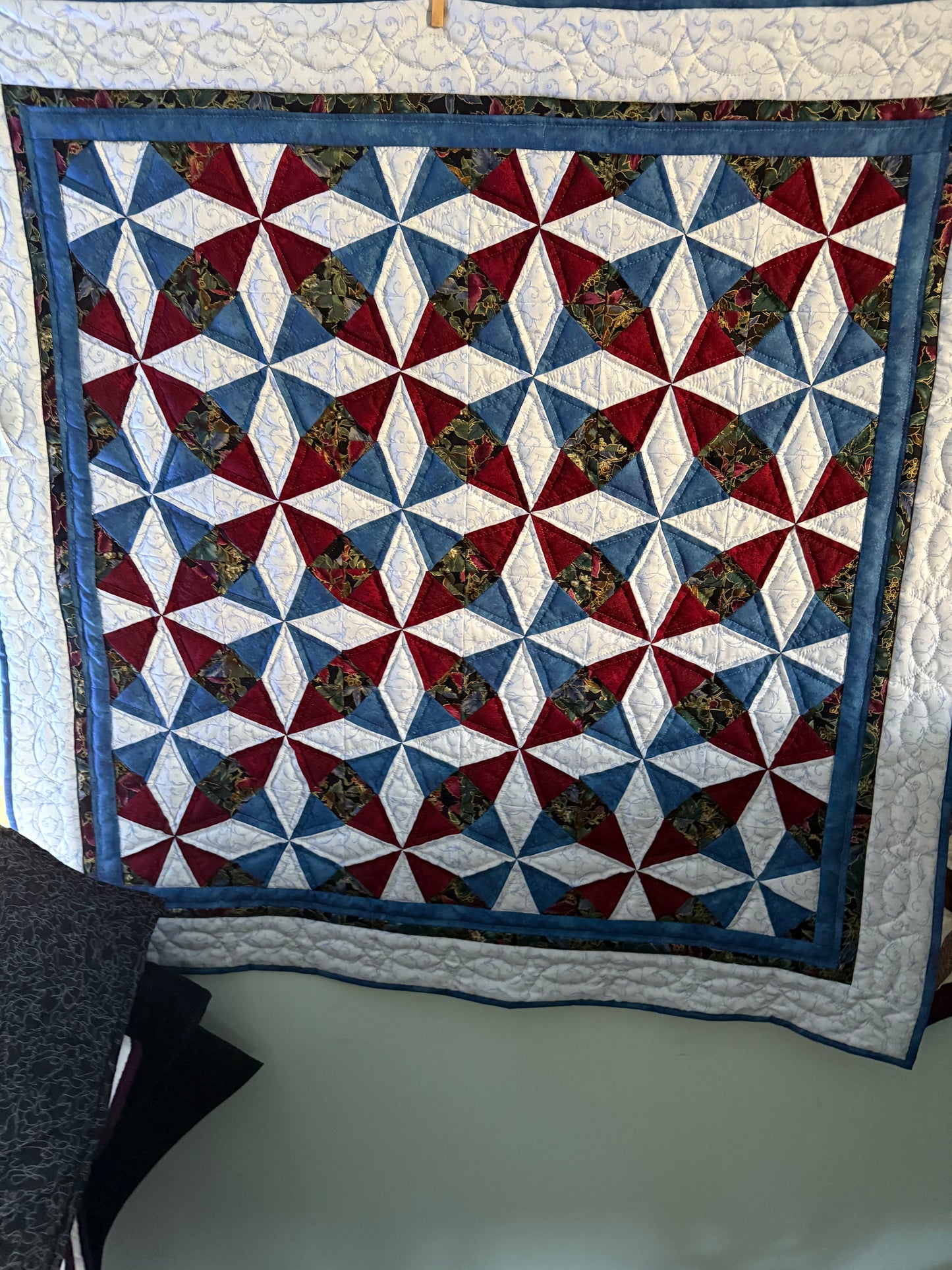 Amish quilt wall hanging/lap quilt