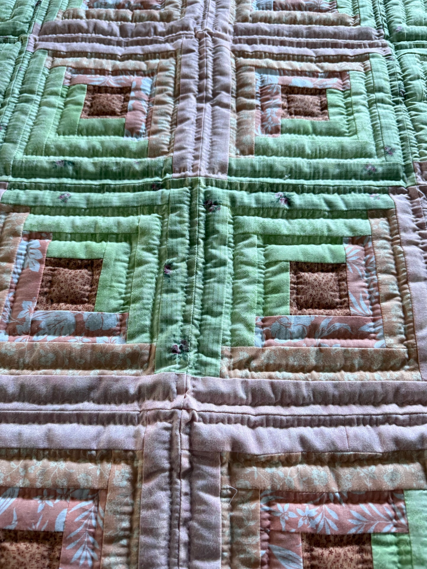 Lap Quilt (Log Cabin)