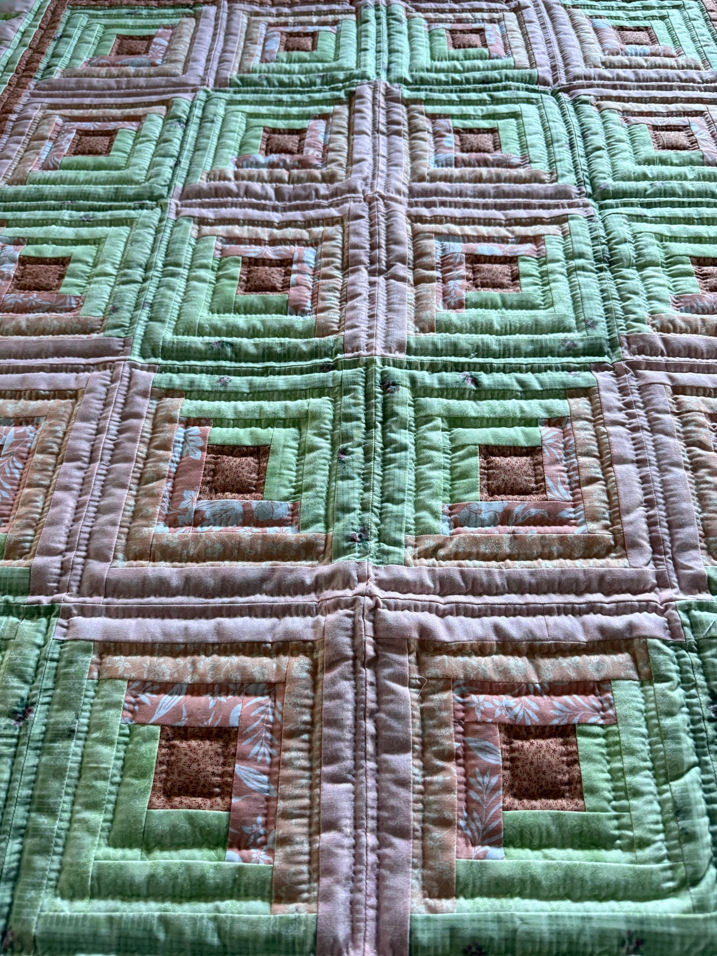 Lap Quilt (Log Cabin)