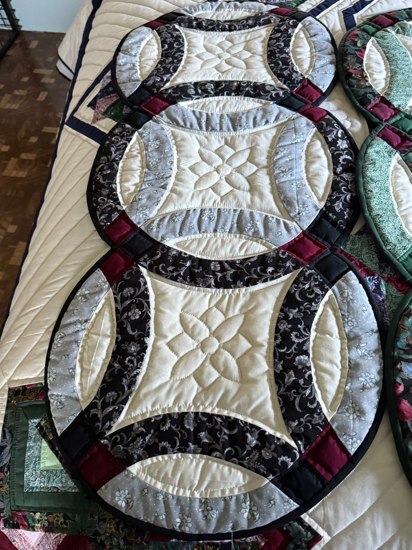 Amish quilted table runner